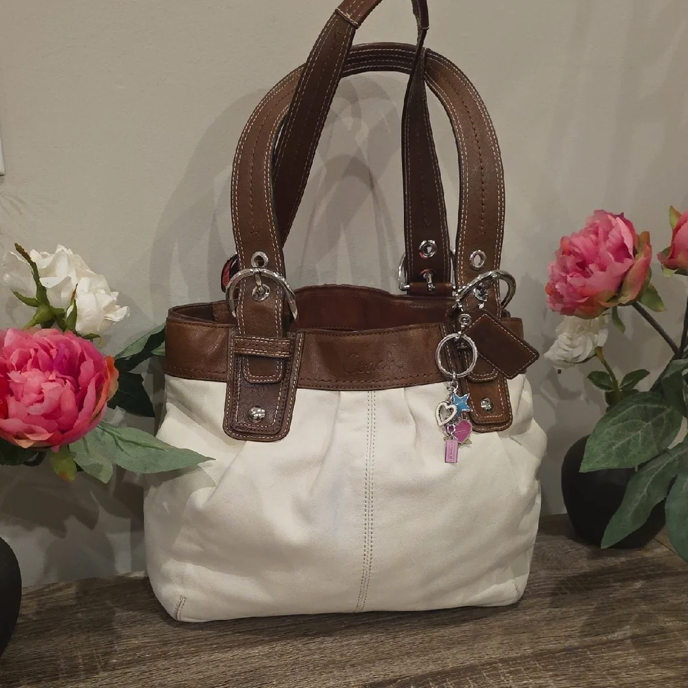 Coach Soho Pleated ASHLEY GALLERY TOTE WITH AUTHENTIC CHARM 15045